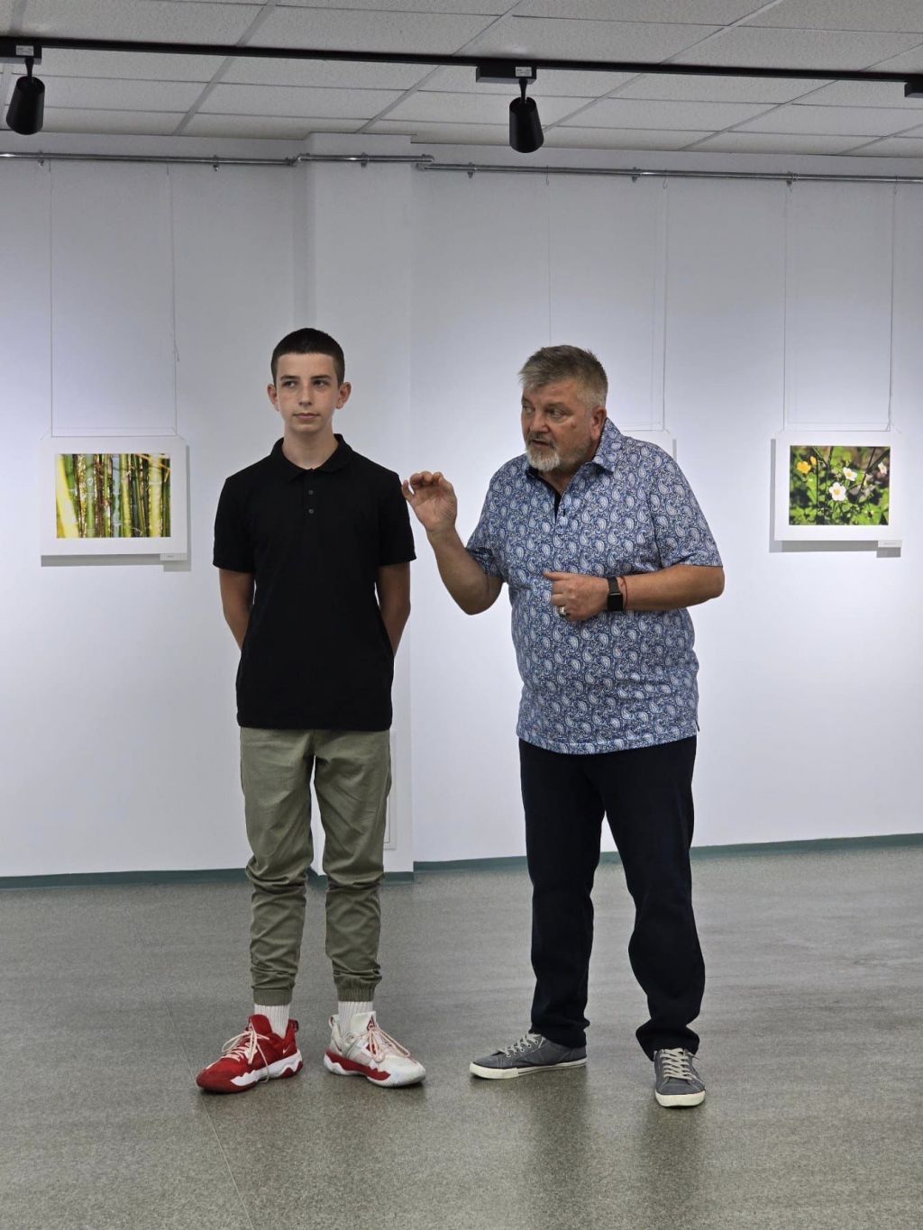 Изложбата "През обектива" пред благоевградска публика - ОУ Св. Климент Охридски - Дупница